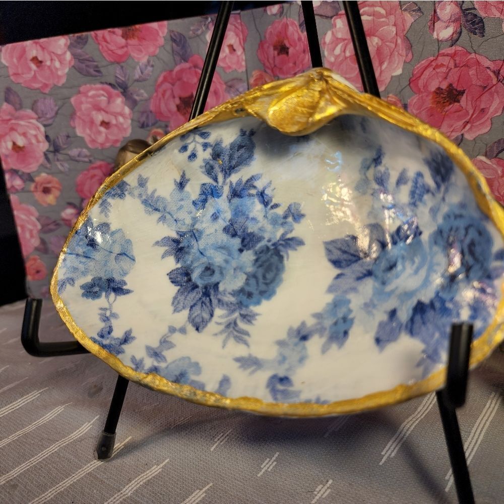 DECOUPAGE CLAM SHELL DECOUPAGE FLOWERS TRINKET DISH - Picture 3 of 11